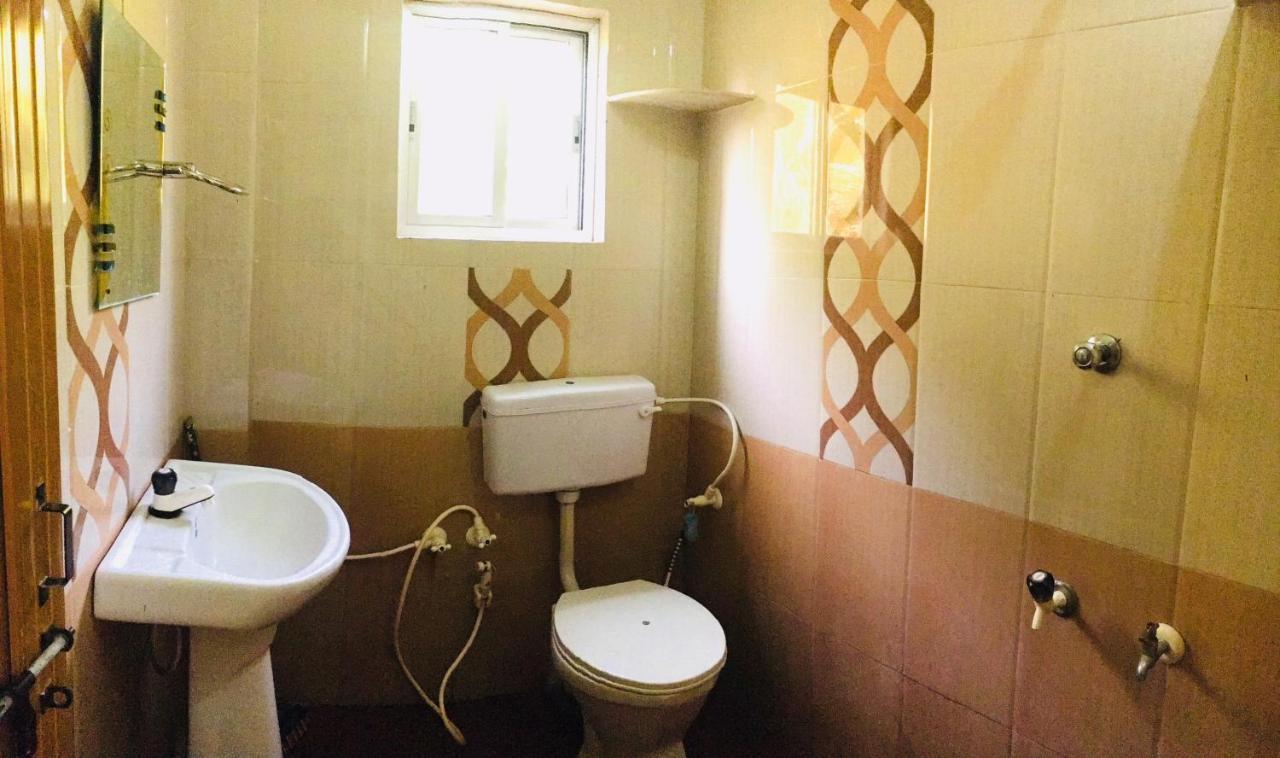 Hari Om Hotel Gokarna  Bilik gambar